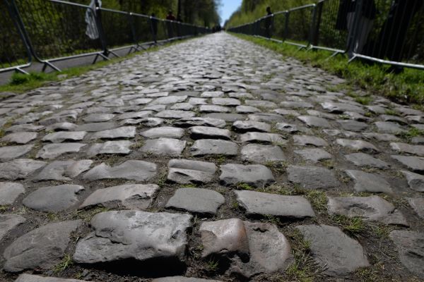 Cobblestone Installation in Yorba Linda