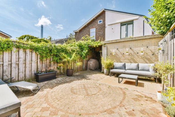 Courtyard Patio Service in Yorba Linda